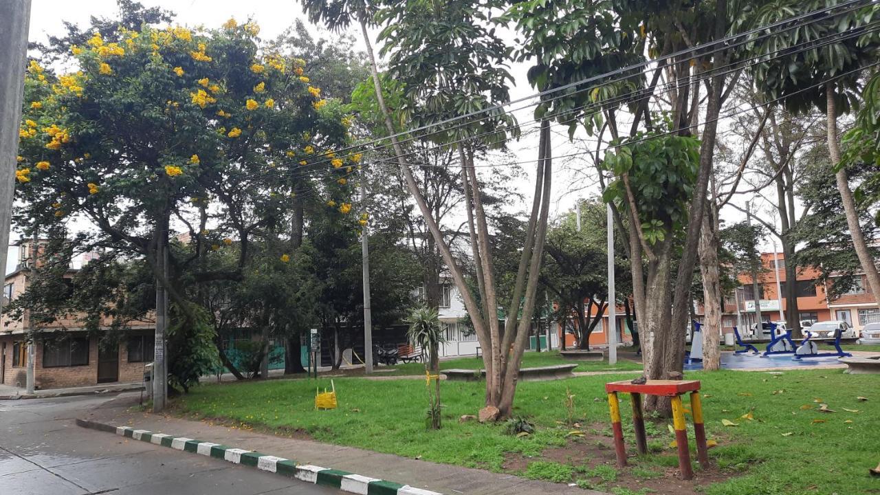 Aparta Hotel Victoria In Bogotá Exteriör bild