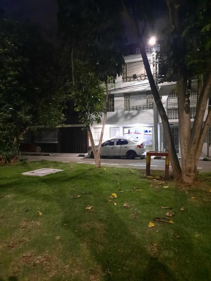 Aparta Hotel Victoria In Bogotá Exteriör bild